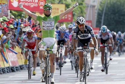 Cavendish gana al esprint en Salamanca.