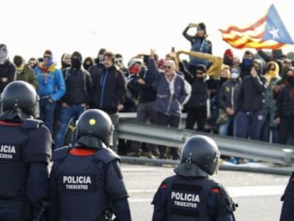 Los Comités de Defensa de la República se reactivan tras la detención de Puigdemont y otros exconsejeros