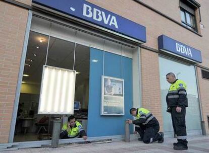 Sede del BBVA en Las Tablas asaltada por unos aluniceros.