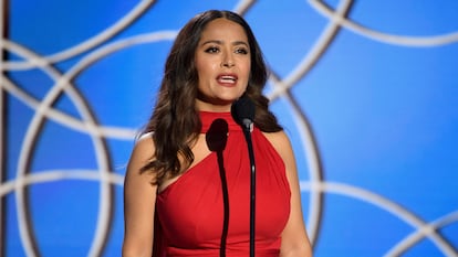 Salma Hayek, en los Globos de Oro celebrados en febrero de 2021 en Los Ángeles.