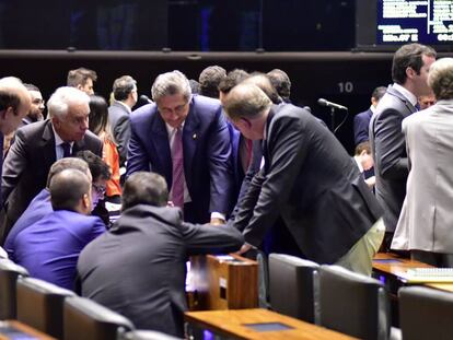 Deputados na sessão desta quinta-feira na Câmara.