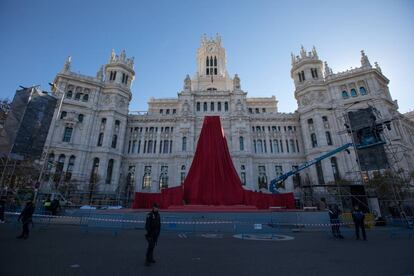 Escenario en el Palacio de Cibeles que será utilizado para la cabalgata de Reyes.