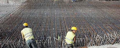 Trabajadores en las obras de la línea 2 del metro de Málaga.