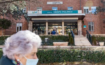 Entrada principal del hospital Obispo Polanco de Teruel. 