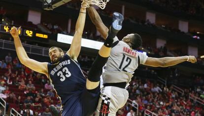 Marc Gasol y Dwight Howard.