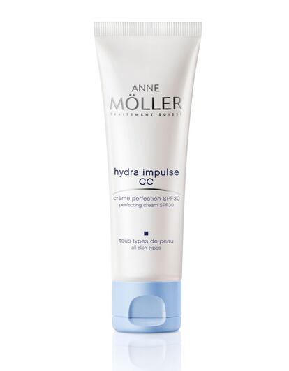 Anne Möller propone esta CC Cream enriquecida con vitamina C y antioxidantes e indicada para todo tipo de pieles. (c.p.v.)