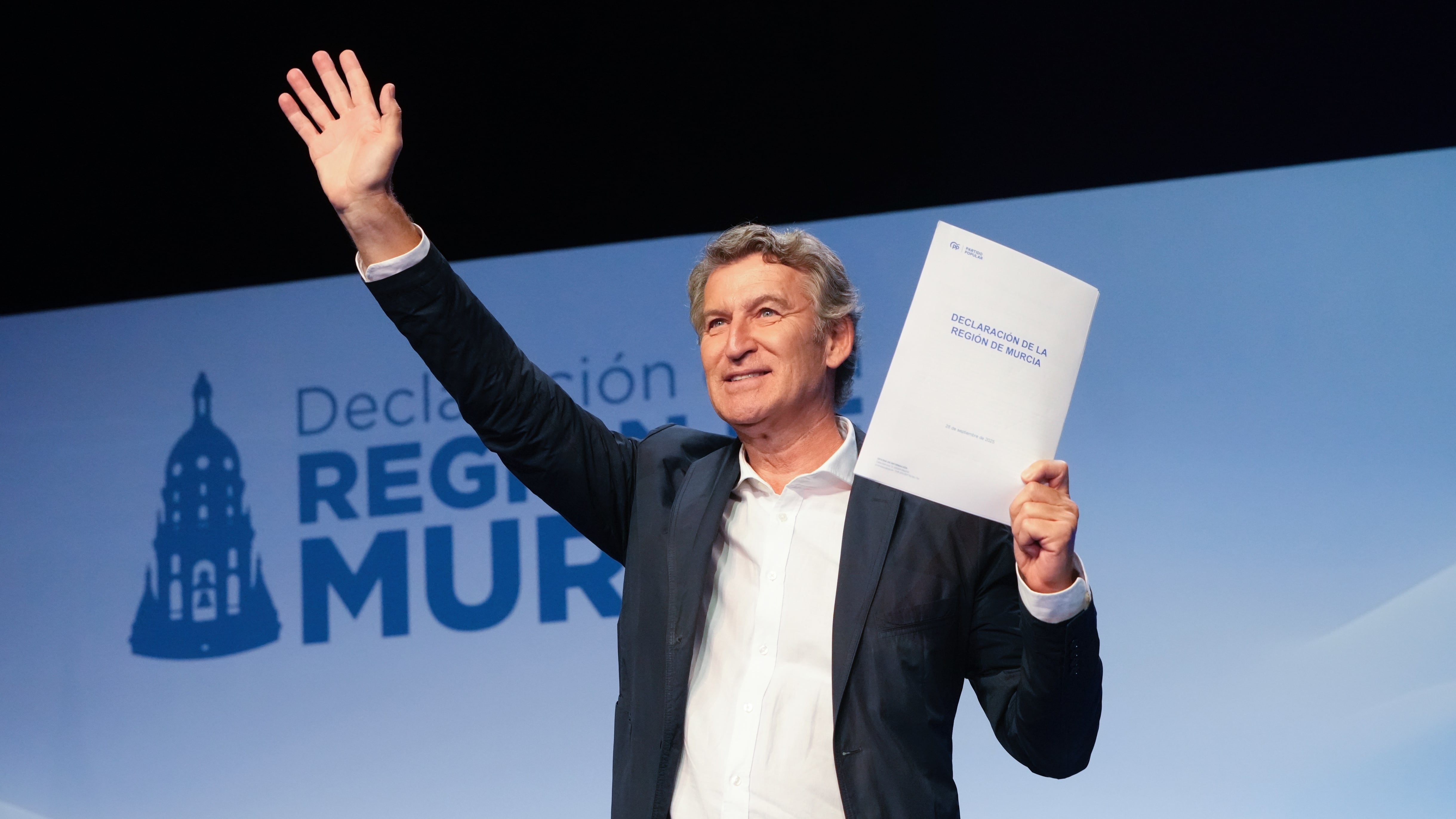 Feijóo propone un visado por puntos para inmigrantes condicionado a trabajos donde “falta mano de obra” y con una “cultura” próxima