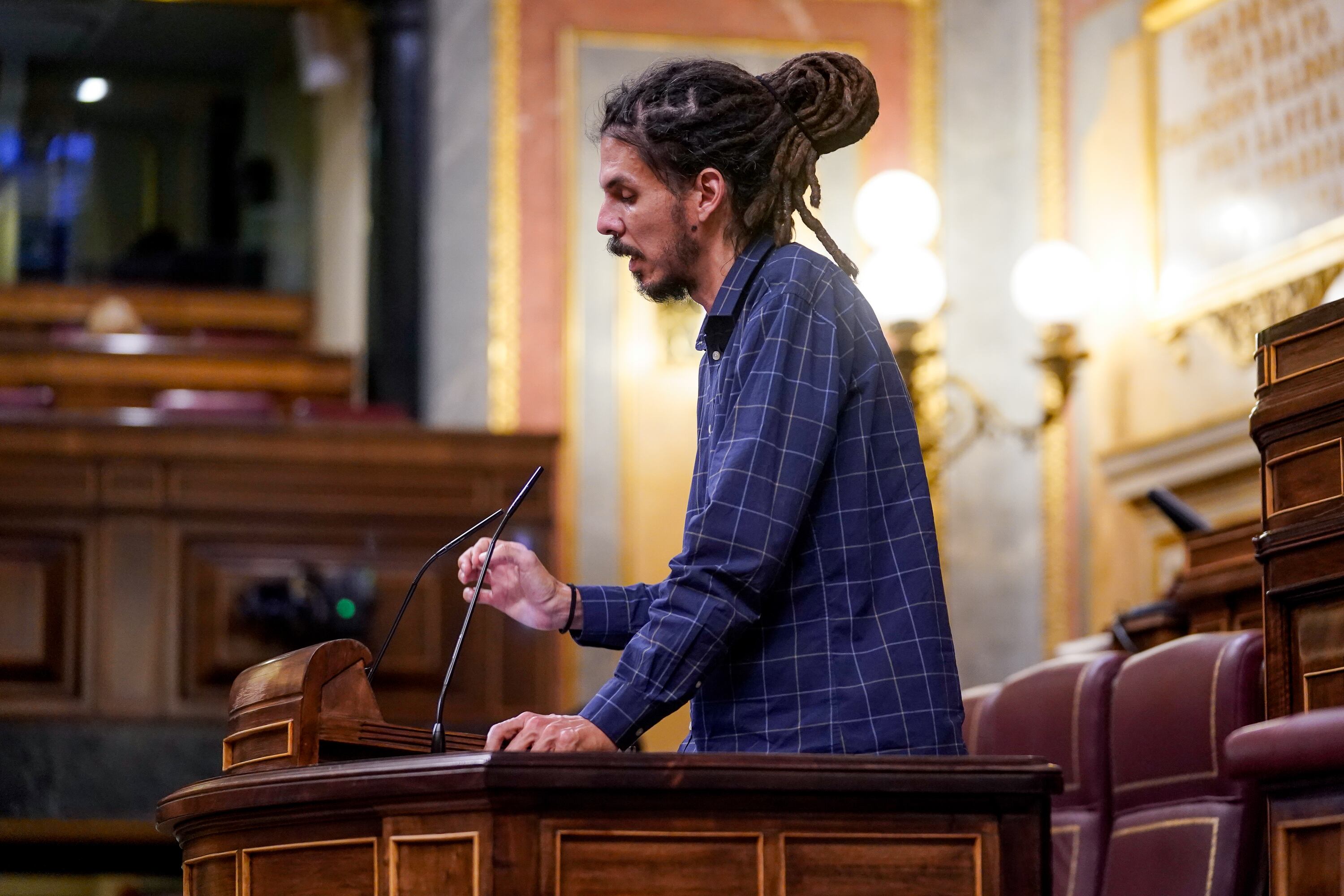 (Foto de ARCHIVO)
El secretario de Organización de Podemos y diputado de Unidas Podemos en el Congreso, Alberto Rodríguez interviene en una sesión plenaria en el Congreso de los Diputados, a 18 de mayo de 2021, en Madrid (España). El Pleno del Congreso debate hoy, entre otras cuestiones, la toma en consideración de la Ley Trans registrada por ERC, Más País, Compromis, CUP, Junts per Catalunya y Nueva Canarias y que se presentó como alternativa al texto sobre este tema redactado por el Ministerio de Igualdad y