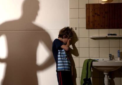 Impedir a los condenados trabajar con niños plantea problemas constitucionales.