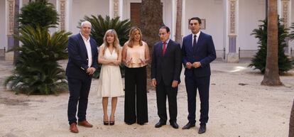 Carbonero, Castilla, Díaz, González de Lara y Fernández, tras la firma de la alianza por el turismo.