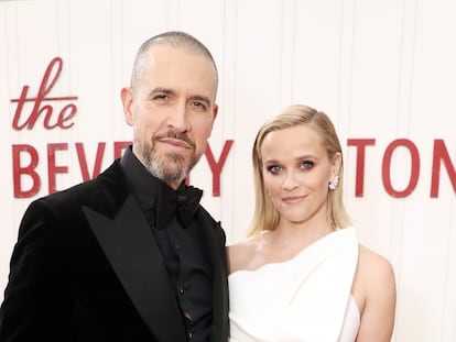 Jim Toth y Reese Witherspoon anuncian su divorcio. En la imagen, la pareja posa en la Gala de los Globo de Oro de 2020.
