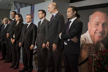Florentino Pérez, presidente del Real Madrid, junto al presidente del Barcelona Bartomeu y la junta irectiva.
