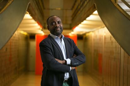 Néstor Nongo, director del Instituto Cervantes de Dakar, fotografiado en Madrid.