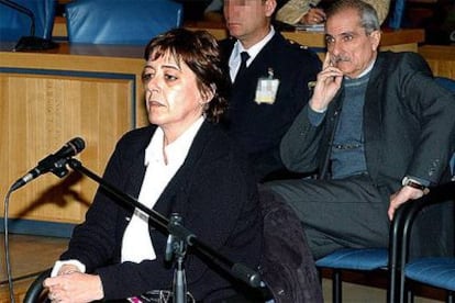 Marta Álvarez declara en el juicio por torturas contra el ex militar argentino Scilingo (tras la testigo).