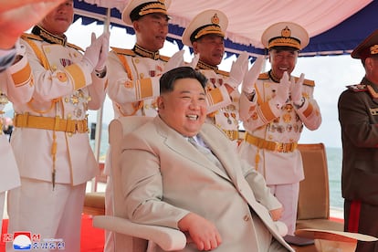 Kim Jong Un, durante la presentación del submarino nuclear "Hero Kim Kun Ok" en Corea del Norte, el 6 de septiembre. 