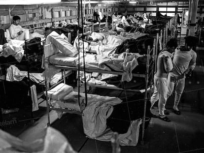 Interior del ARA Almirante Irizar, hoy buque antártico, acondicionado como barco hospital sobre el final de la Guerra. 