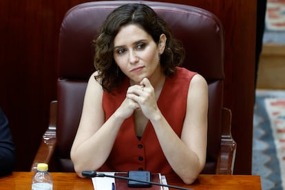 La presidenta de Madrid, Isabel Díaz Ayuso, durante su intervención este jueves en el pleno de la Asamblea de Madrid.