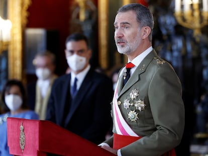 Felipe VI pronuncia su discurso durante la tradicional ceremonia de la Pascua Militar, este jueves.