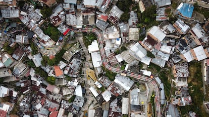 Una vista aérea de la Comuna 13, ubicada en el lado occidental de Medellín, el 6 de enero de 2023 en Colombia.