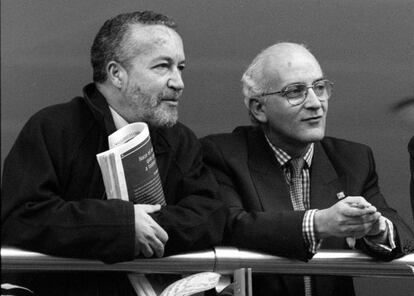 Pedro Arriola (izquierda) y Javier Zarzalejos, negociadores de Aznar con ETA.