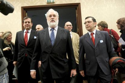 Miguel Arias Cañete, ministro de Agricultura, Alimentación y Medio Ambiente, a su llegada al Congreso.