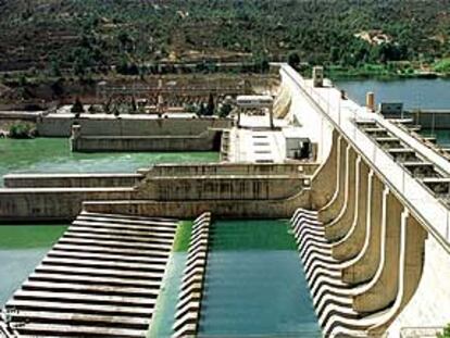 La presa del río Ebro en Ribarroja (Tarragona).