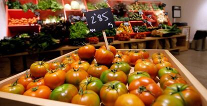 Tomates en un mercado. 