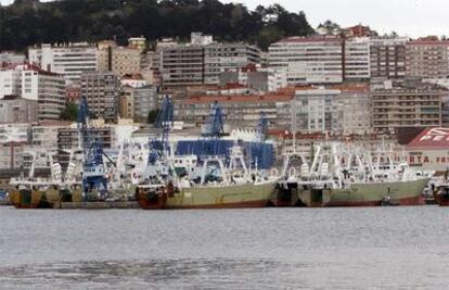 Barcos pesqueros amarrados en el puerto de Vigo.