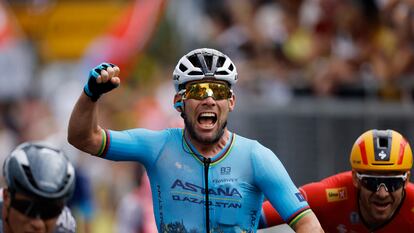 Mark Cavendish celebra su victoria en la quinta etapa del Tour de Francia.
