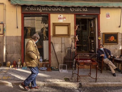 Una de las tienda de El Rastro.