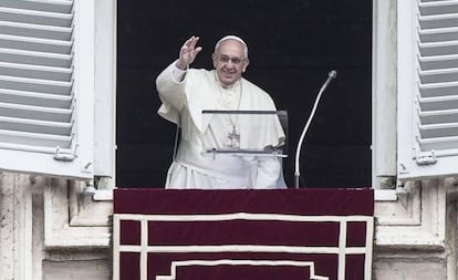 Papa Francisco no Vaticano no domingo.