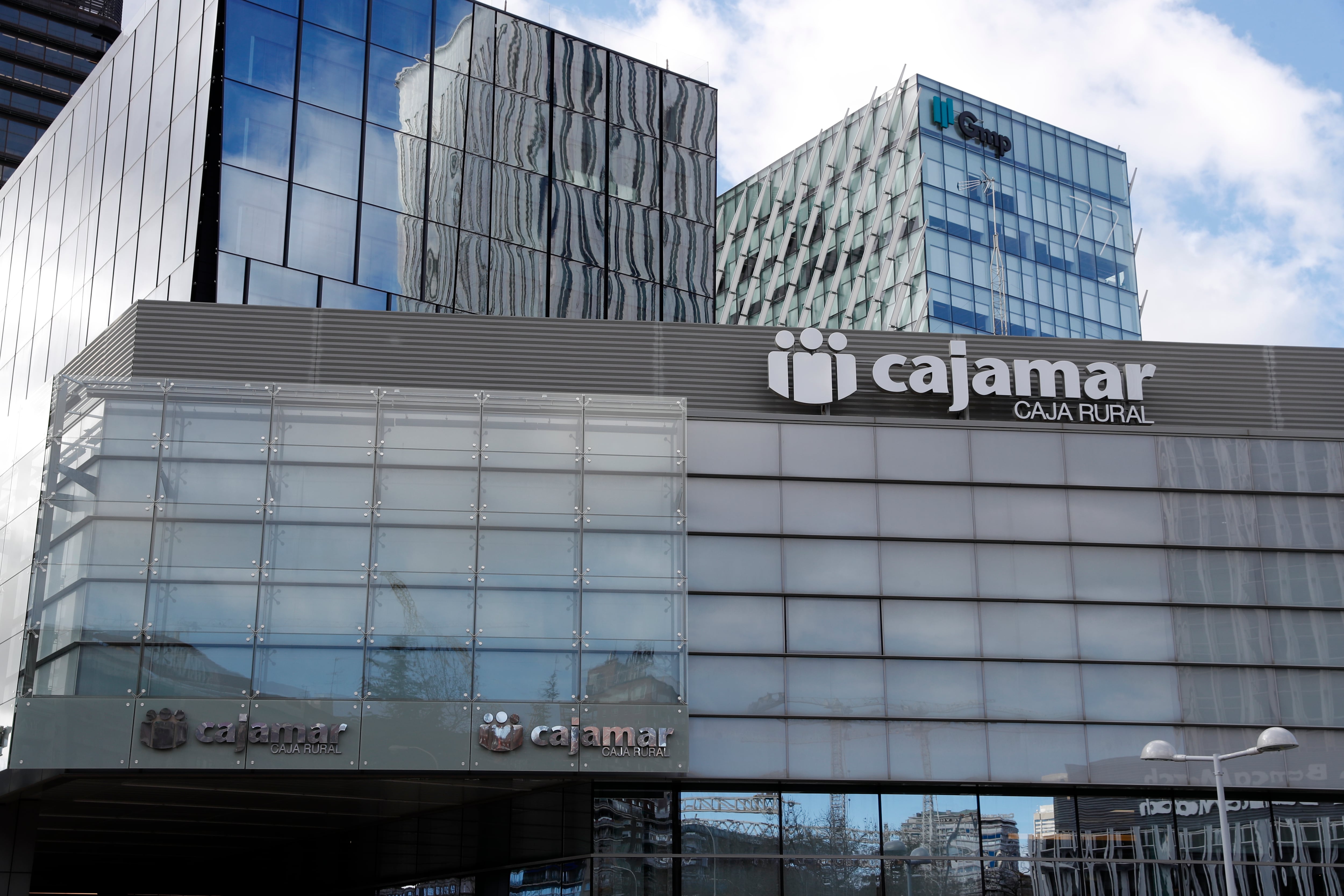 La antigua sede de Cajamar en Madrid, antes del traslado de la sede de la entidad a Almería en marzo de 2025.