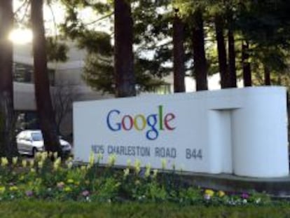 Logotipo de Google en las oficinas de la compañía en Mountain View (Estados Unidos).