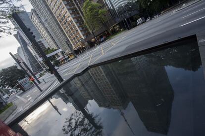 Manhã na avenida Paulista.