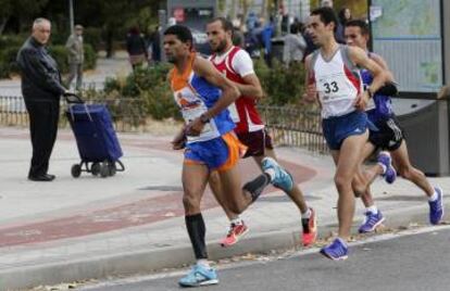 Atletas durante la XXXVI edición de la Carrera Popular de Canillejas, Trofeo José Cano, en 2015