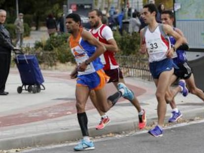 Atletas durante la XXXVI edición de la Carrera Popular de Canillejas, Trofeo José Cano, en 2015