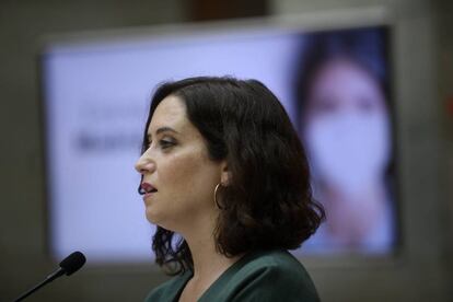 La presidenta de la Comunidad de Madrid, Isabel Díaz Ayuso, durante la presentación el 28 de julio de la estrategia de continuidad del covid-19.