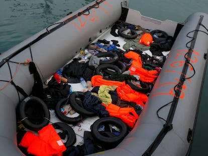 Bote cujos integrantes foram resgatados no Mediterrâneo em 15 de janeiro de 2019.