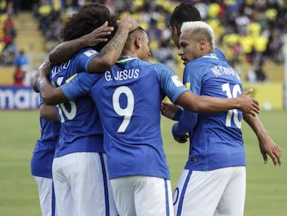 Brasileiros comemoraram gol de Gabriel Jesus contra o Equador.