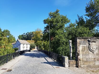 Vista del puente romano en Ponte Arnelas.