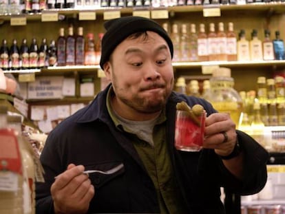 David Chang bebiendo jugo de encurtidos te puede alegrar el día 