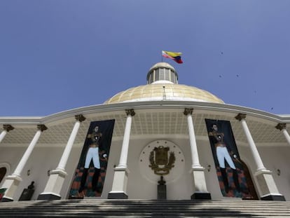 Fachada da Assembleia Nacional, em Caracas.