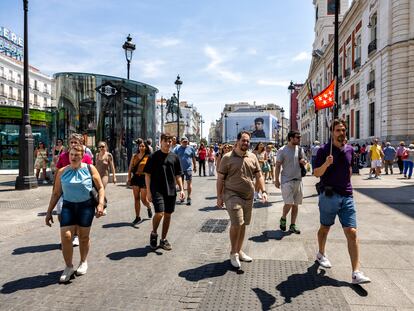 Un grupo de turistas, en el centro de Madrid el pasado 6 de junio.