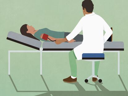 ¿Deberían los médicos trabajar en la pública y la privada a la vez?