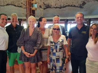 Mette-Marit posa junto a miembros de su familia y los duelos del restaurante Timón de Roche.