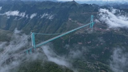 El nuevo puente más alto del mundo está en China: así ha completado su prueba de carga antes de su inauguración