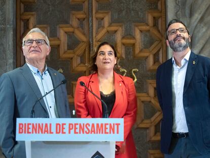 Los alcaldes de Valencia, Barcelona y Palma, Joan Ribó, Ada Colau y José Hila durante la presentación de la Bienal de Pensamiento