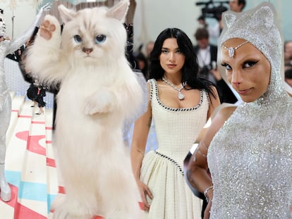 10 grandes hitos (y excentricidades) en la Gala Met: del gato de Jared Leto a los vestidos de novia de Penélope Cruz o Dua Lipa