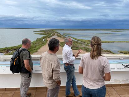 Miquel Rafa junto a otros de los organizadores en la presentación de la 10º edición del Delta Birding Festival en MónNatura.