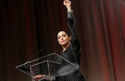 La actriz Rose McGowan en la Convenci&oacute;n de Mujeres en Detroit en octubre.